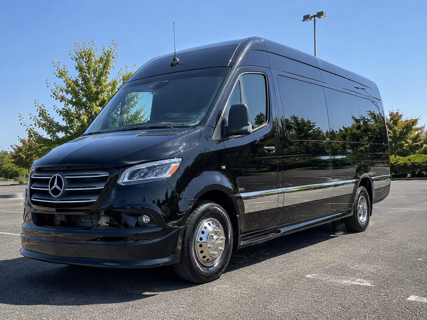 Memphis Airport Shuttle & Transportation party bus exterior