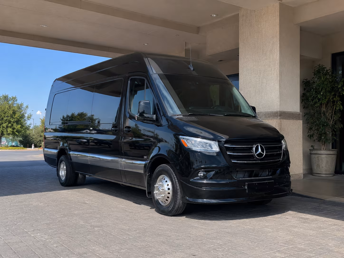 Memphis Airport Shuttle & Transportation party bus exterior