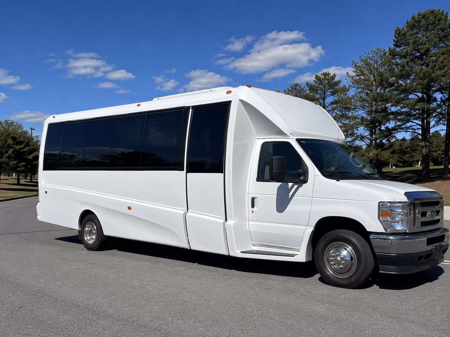 Memphis Birthday, Sweet 16, & Quinceañera Transportation party bus exterior