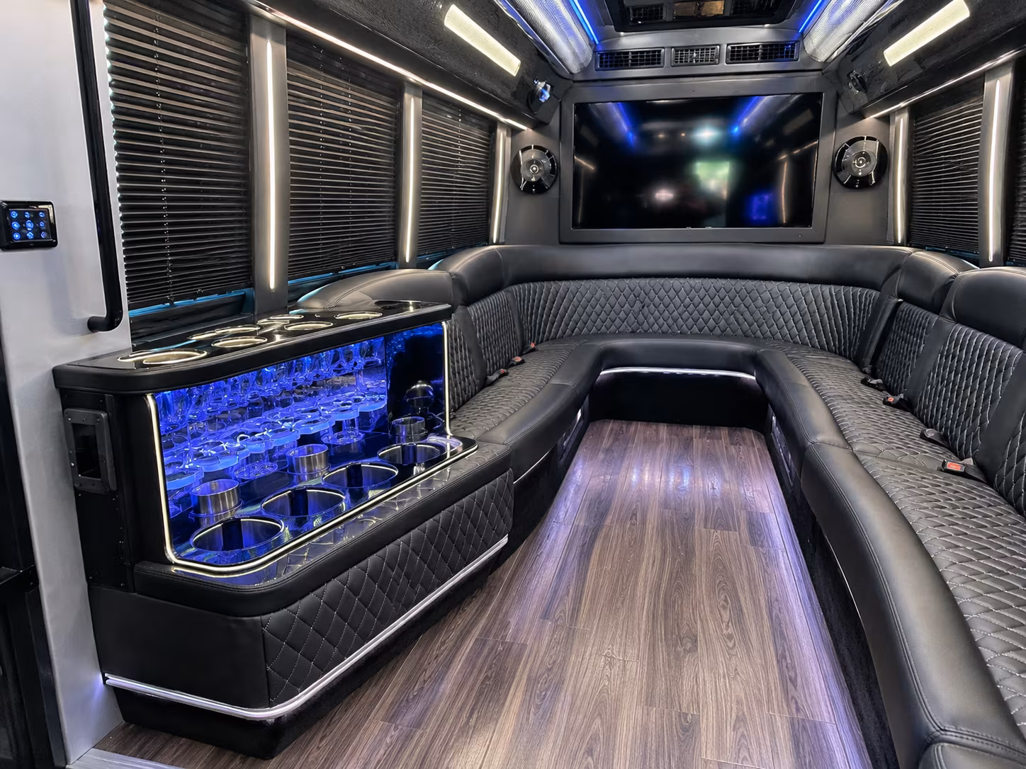 Memphis Birthday, Sweet 16, & Quinceañera Transportation party bus exterior