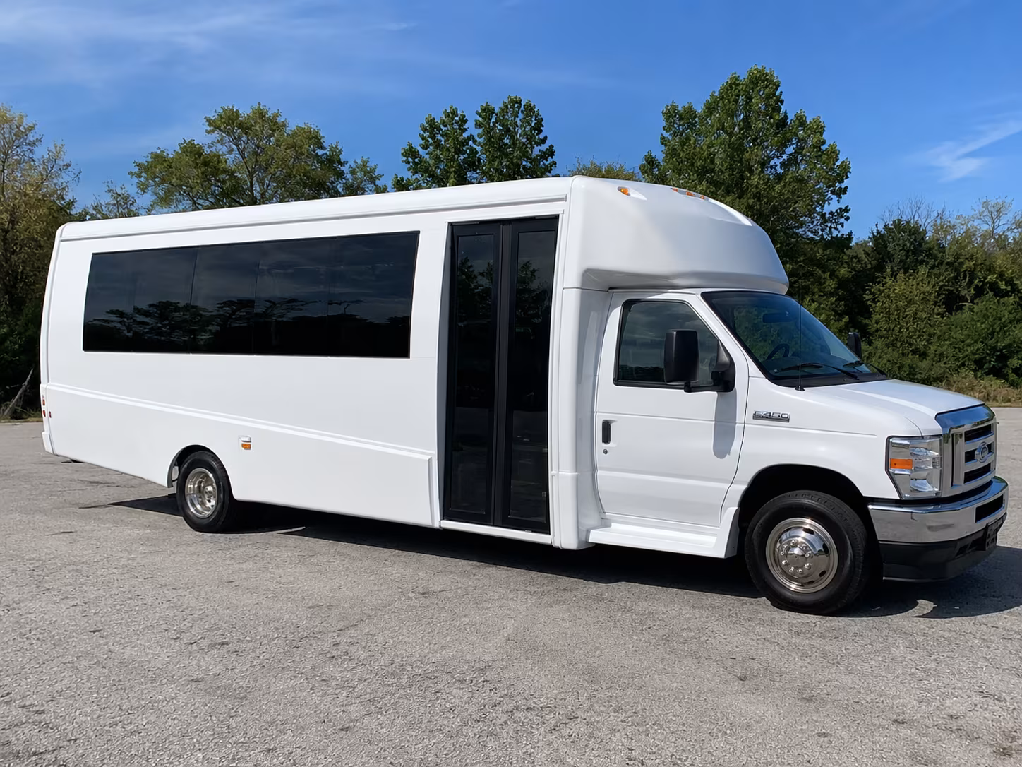 Memphis Birthday, Sweet 16, & Quinceañera Transportation party bus exterior
