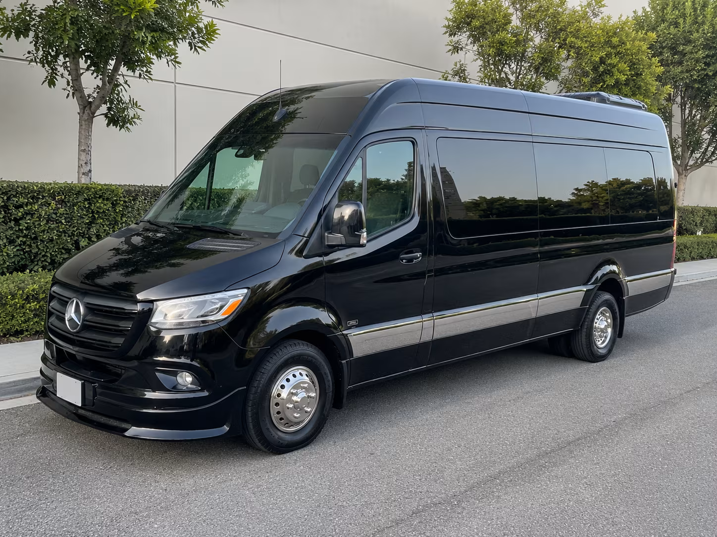 Memphis Corporate Transportation party bus exterior