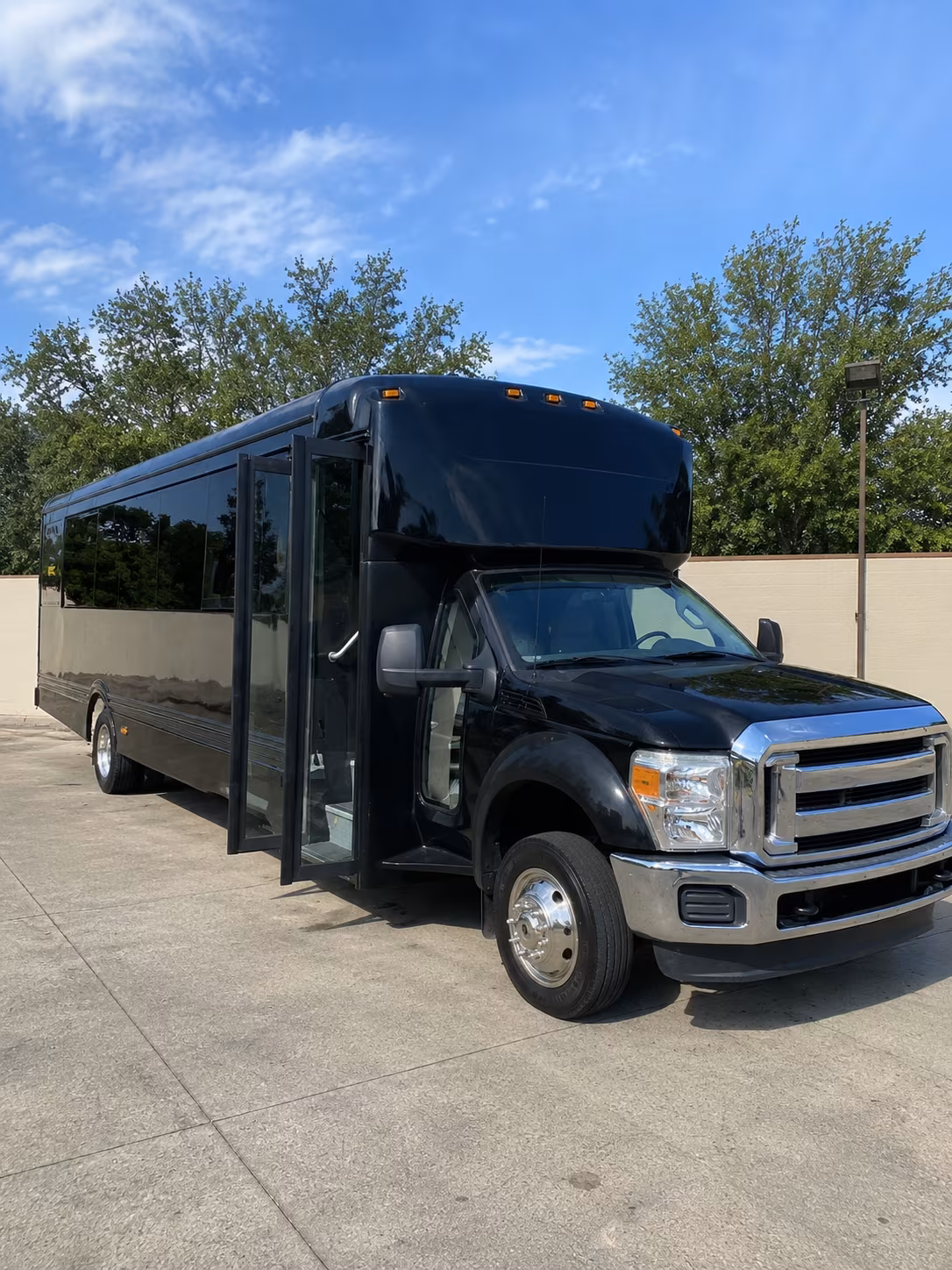 Memphis Winery Tour & Pub Crawl Transportation